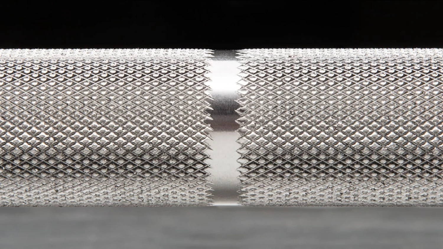 Rogue 45LB Ohio Power Bar - Stainless Steel Rogue Fitness Rogue 45LB Ohio Power Bar - Stainless Steel -Rogue Fitness RA0586 WEB2 wtu93k